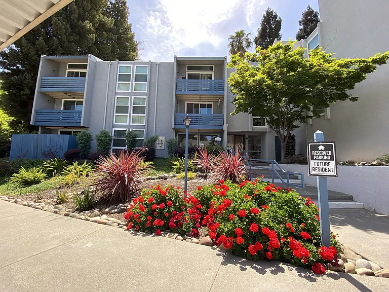 Riverfront Apartments — Photo 2