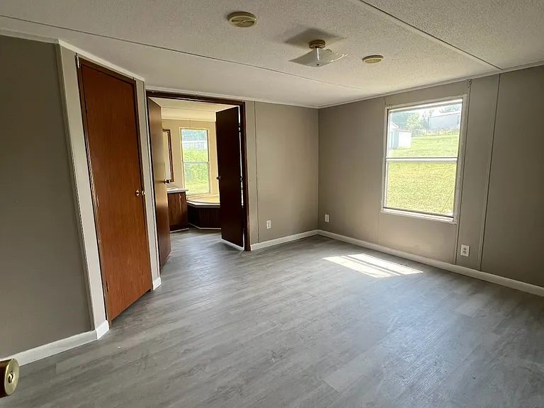 183 Jolly Roger Dr — Photo 5