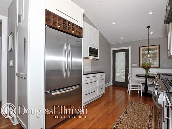5th image of 699 William St