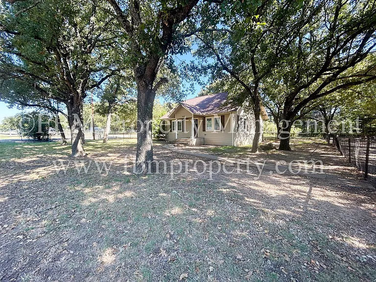 10693 S FM 148 — Photo 4
