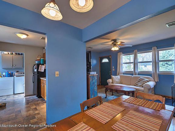 4th image of 571 Holly Village Ln