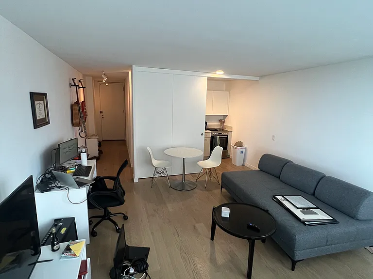 2400 N Lakeview Ave #1016 — Photo 8
