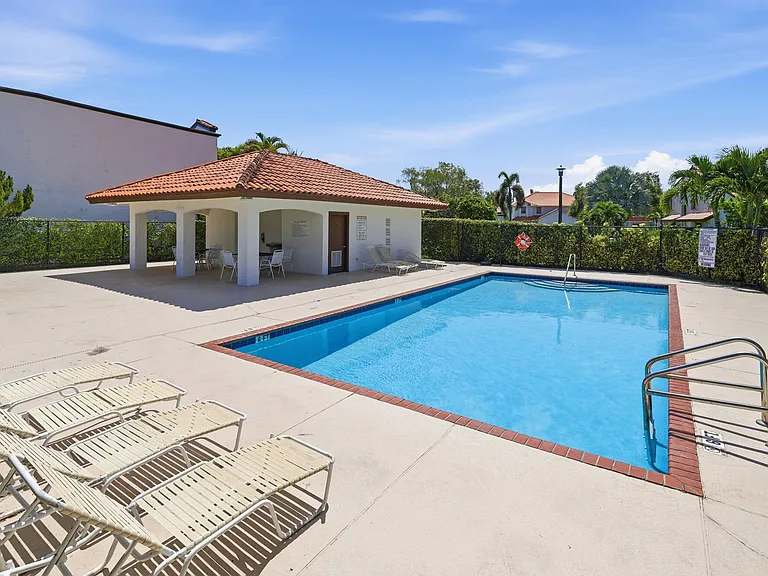 13533 Fountain View Blvd — Photo 21