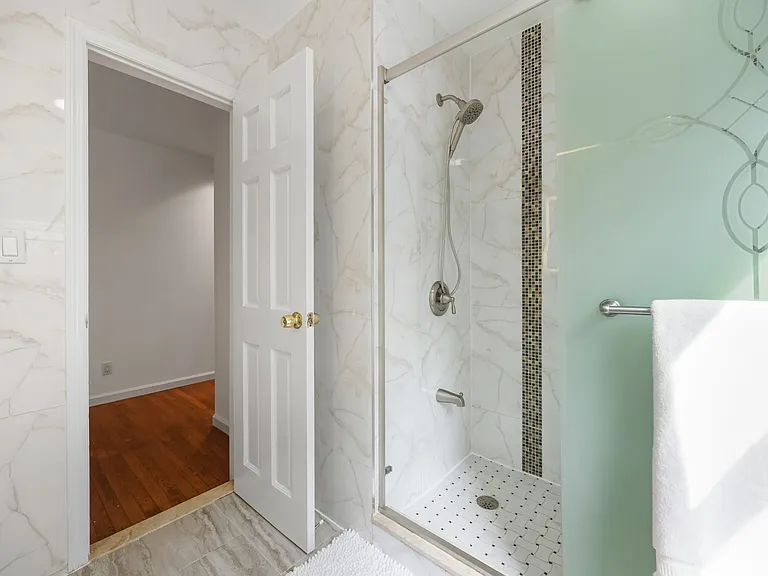 21 Joyce Rd — Photo 10