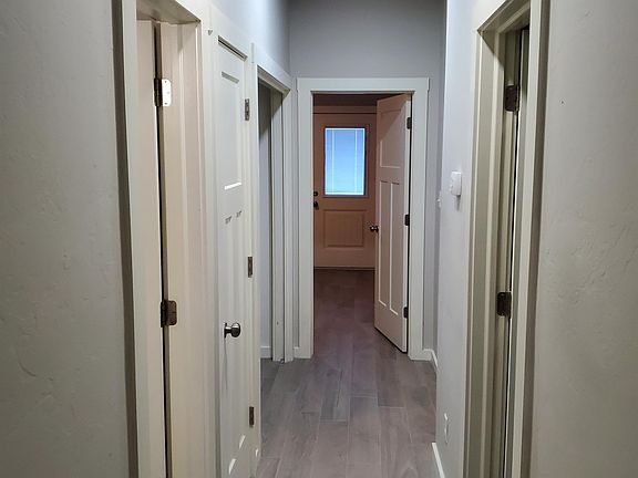4th image of 802 E Gardena St #B
