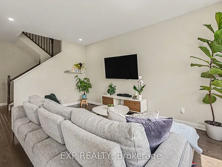 92 Gardenpost Ter — Photo 7