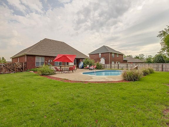 2nd image of 103 Gallant Ct