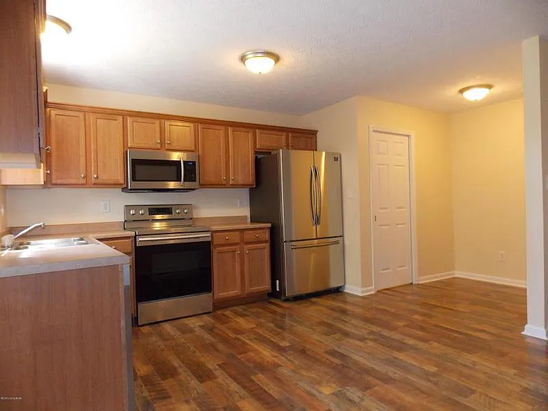 2 bed, 2.5 bath, 1060 sqft, $1,595 — Photo 3