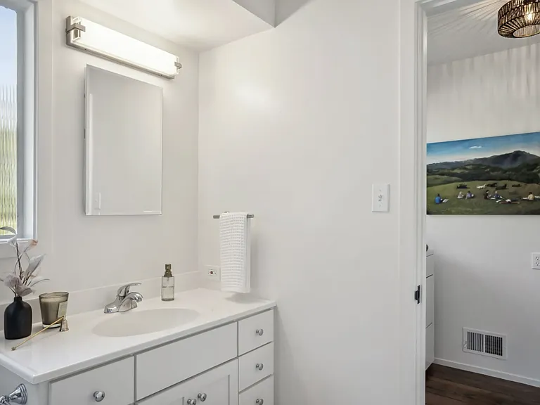 20 Stanton Way — Photo 10