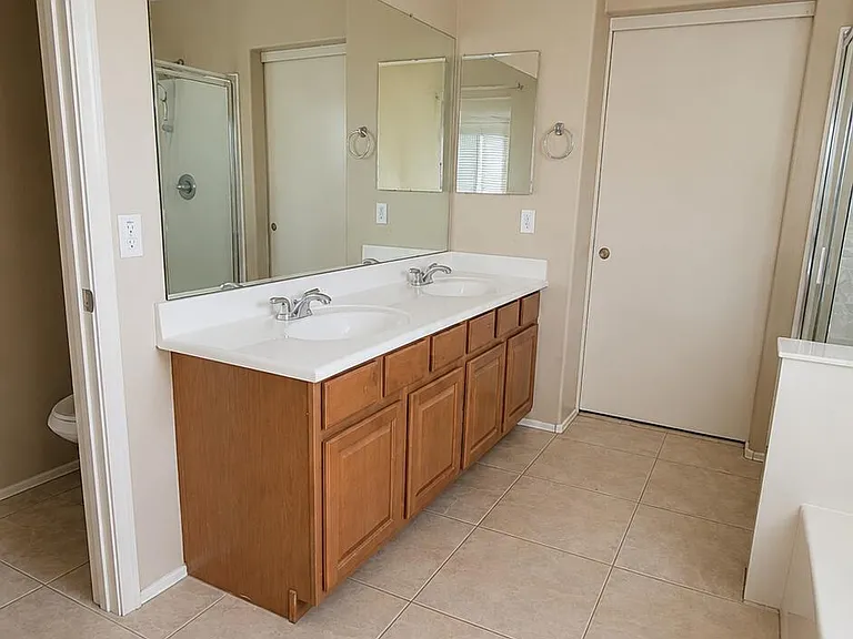 14138 N 158th Ct — Photo 11