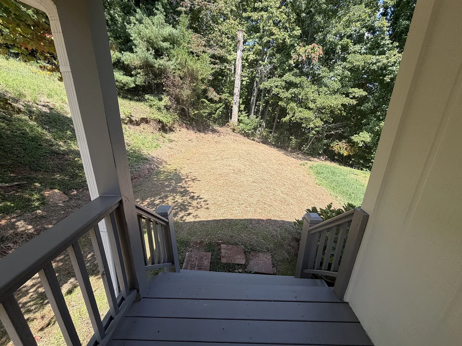 1860 Crescent Drive - 1 — Photo 3