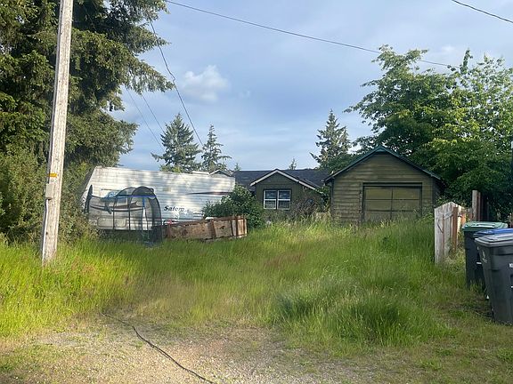2nd image of 207 Satsop Ave
