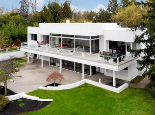 1516 W Long Lake Rd, Bloomfield Hills, MI 48302