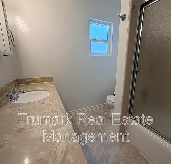 3941 Clayton Ave — Photo 17