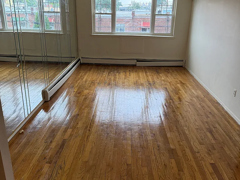 1035 E 218th St #2 — Photo 5