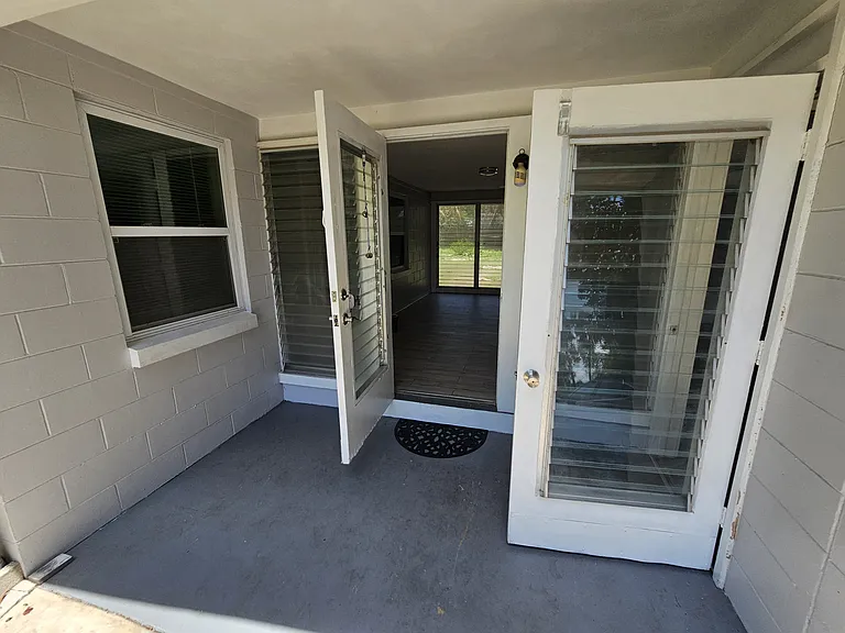 Alemander Ave — Photo 15