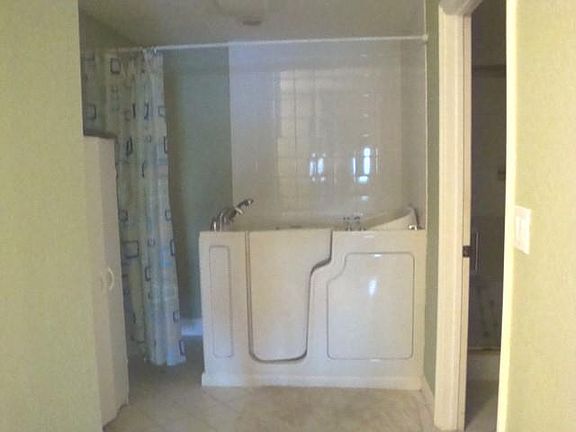 3rd image of 7715 Southampton Ter APT 111