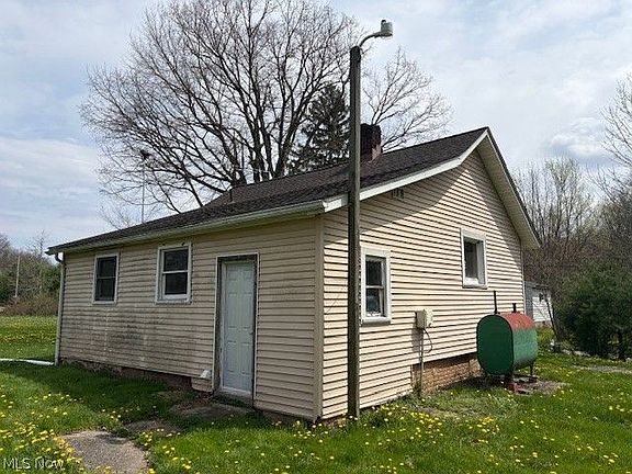 3rd image of 14065 Burden Rd NE