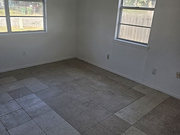 4th image of 335 Tampico Ave