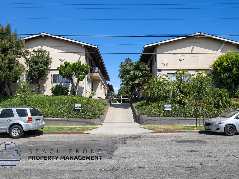 745-747 Venice Way — Photo 17