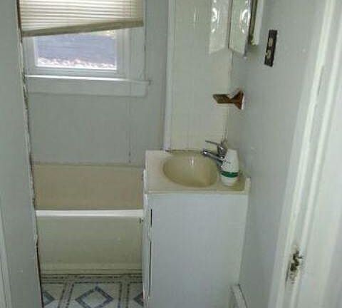 4th image of 1240 Russell Ave