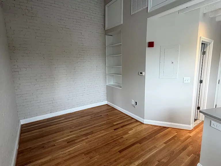 1611 Irving St NW #32 — Photo 3