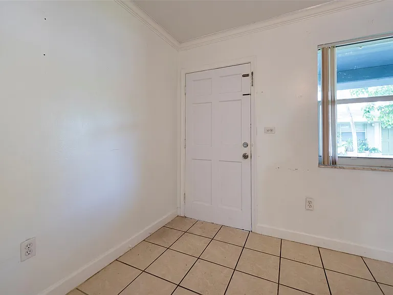 6170 SW 43rd St #1-2 — Photo 6