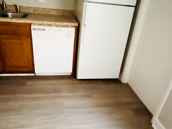 4th image of 7669 Hunters Ridge Ln #2