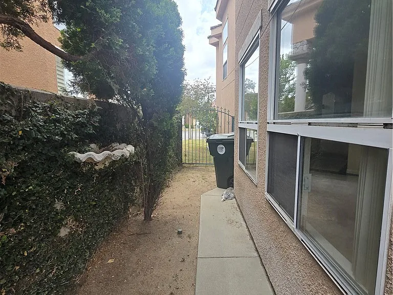 8219 Somerset Pl — Photo 36