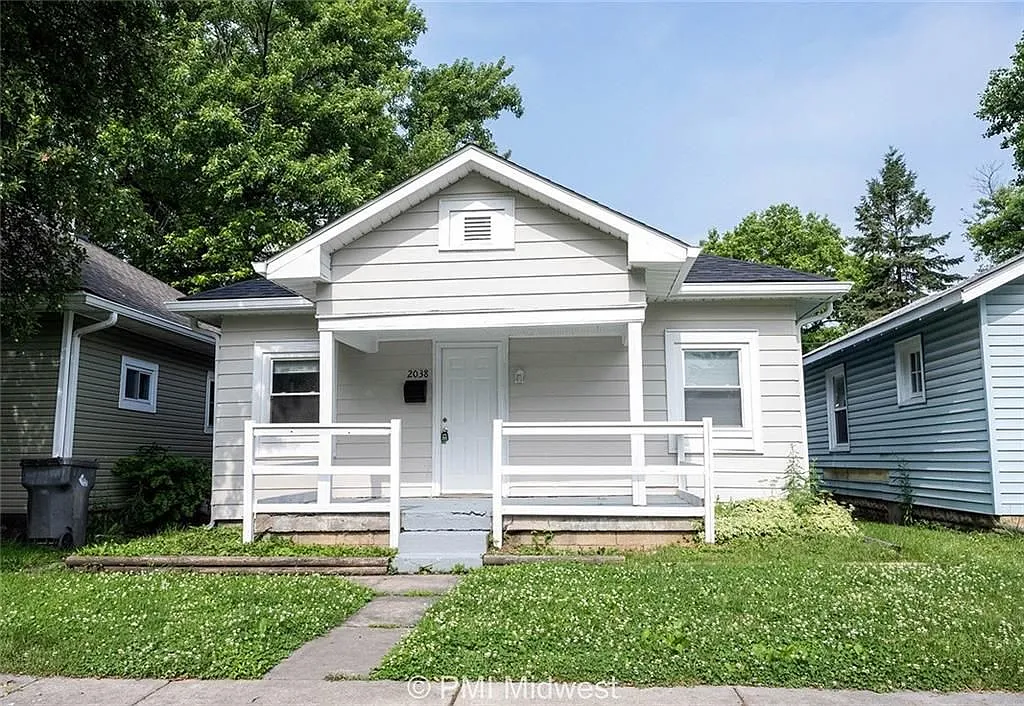 2038 Boyd Ave photo 1