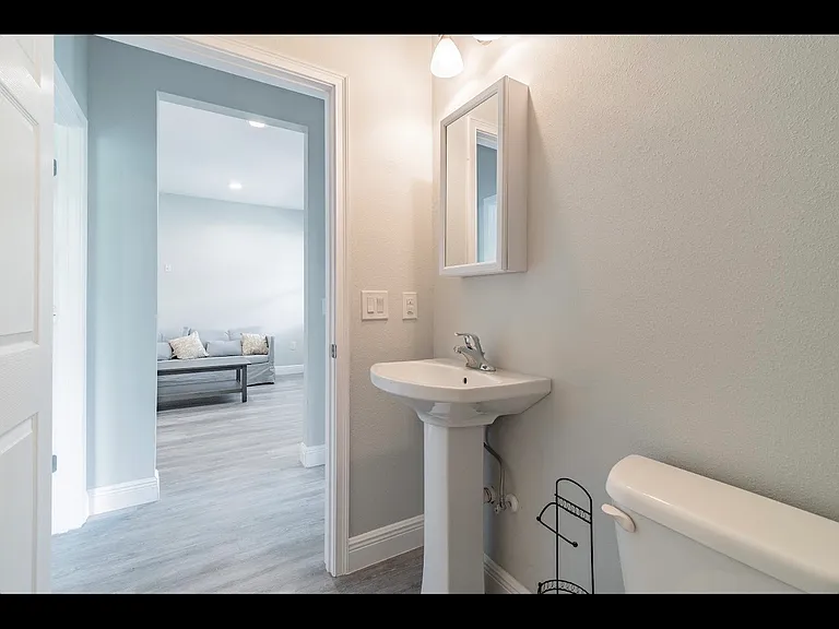 1614 E Mulberry Dr — Photo 11