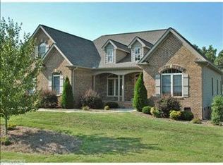 122 Ada Ln, Clemmons, NC 27012
