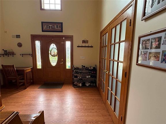 2nd image of 1040 Cross Creek Dr