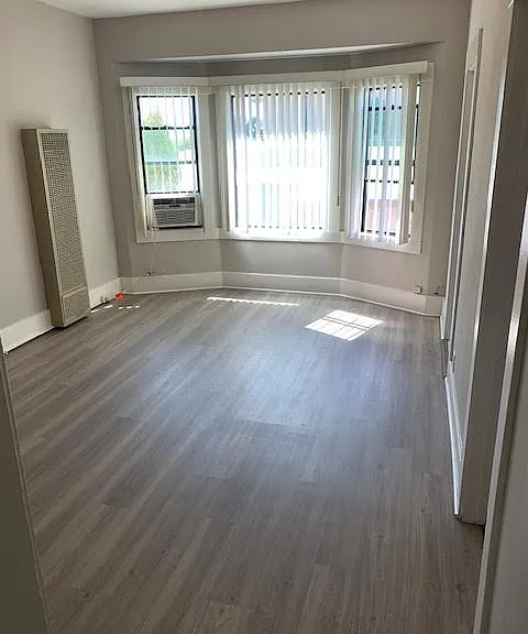 Euclid Square Apts — Photo 19
