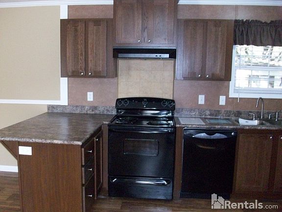 3rd image of 330 River Point Dr
