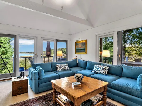 5 Tide Run, Mashpee, MA 02649