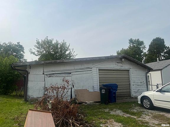5th image of 7425 Oak St