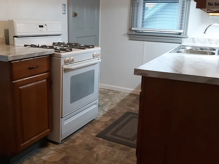 610 Bridge St — Photo 14