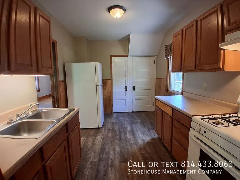 1302 W 25th St — Photo 17