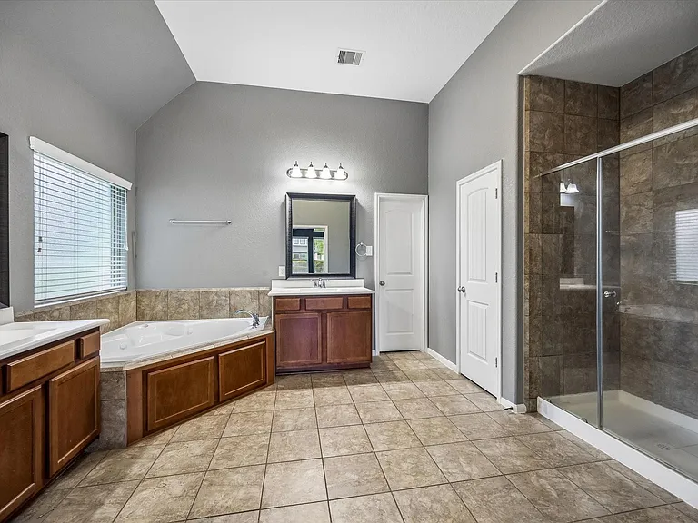 4419 Convento Dr — Photo 17