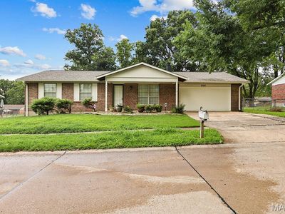2328 Outlook Dr, Saint Louis, MO, 63136