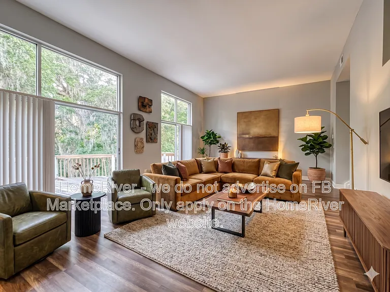 2115 W Ivy St — Photo 2