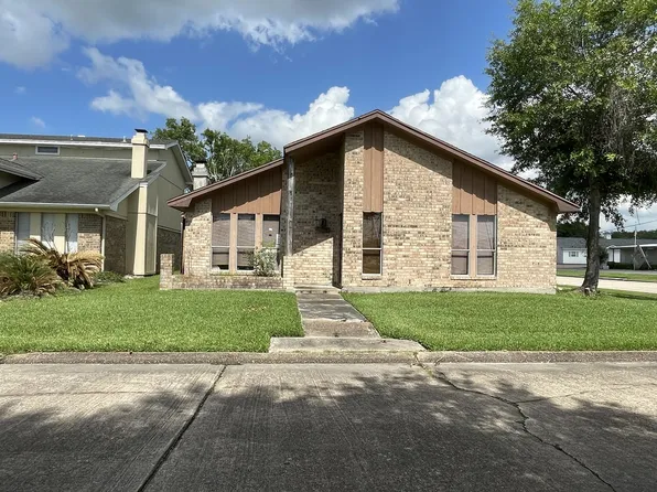 8233 Heartfield Ln, Beaumont, TX 77706