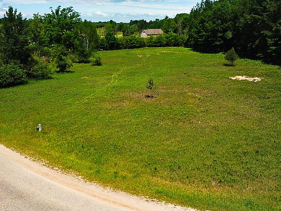 3rd image of 9591 Club House Dr W