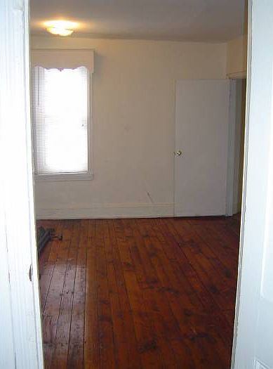 1st image of 1930 Montrose St