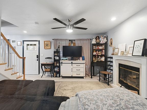 5th image of 240 Horizon Way