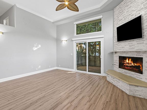 5th image of 1122 W 10th St APT A
