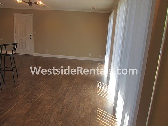 2nd image of 4225 Longridge Ave APT 101