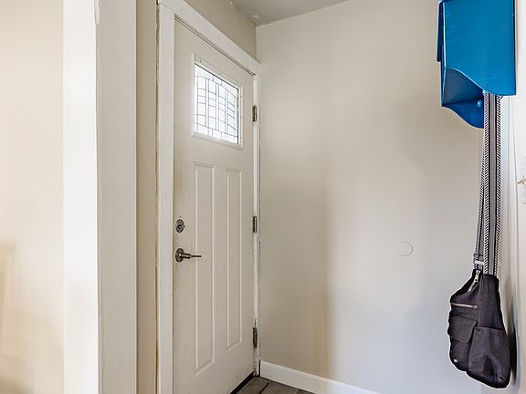 3rd image of 7939 Sharon Dr