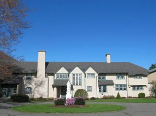 211 N Main St, Petersham, MA 01366